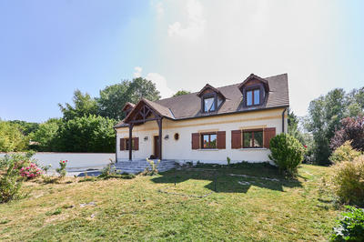 Maison - 237 m² - 9 pièces