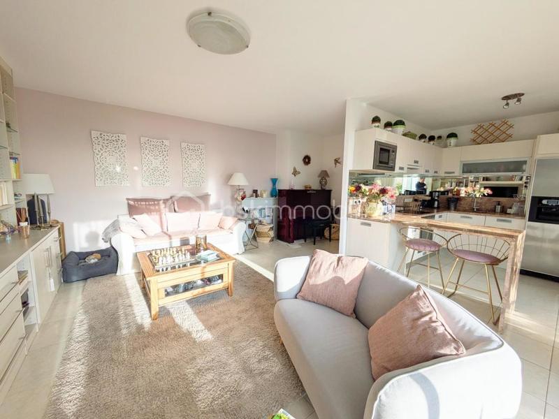 Appartement - 77 m² - 3 pièces