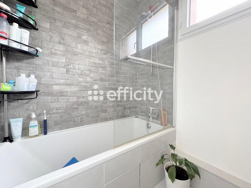 Appartement - 75 m² - 3 pièces