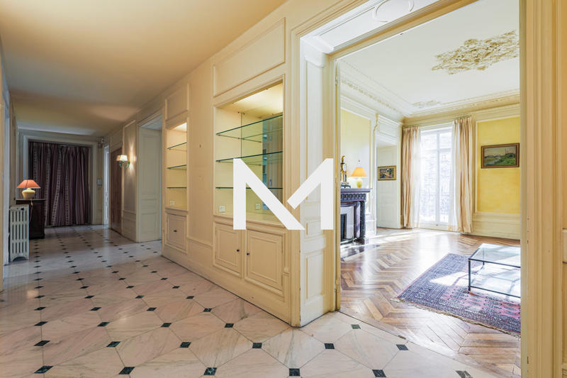 Appartement - 191 m² - 7 pièces