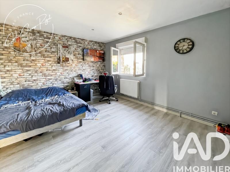 Maison - 180 m² - 8 pièces
