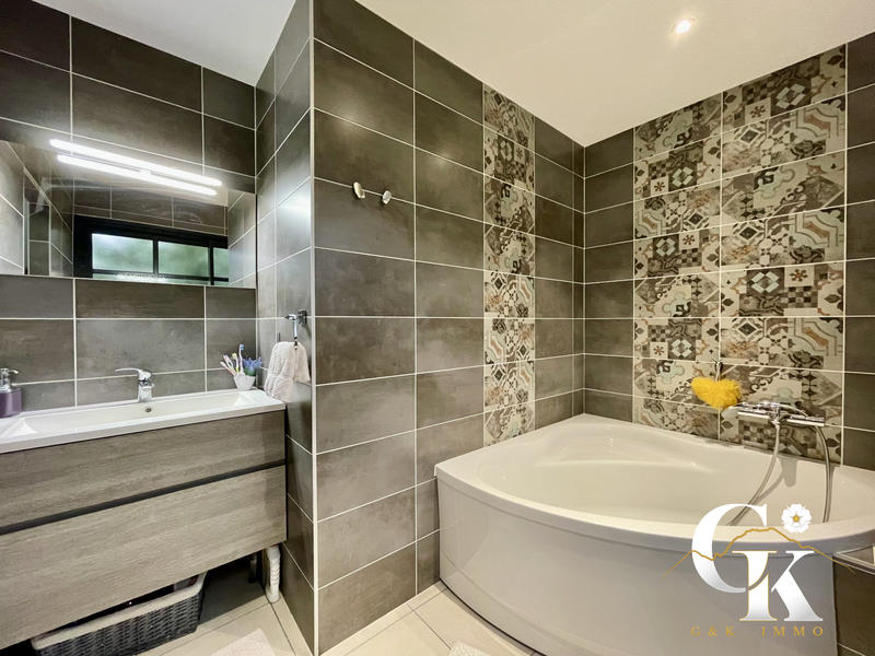 Maison contemporaine - 152 m² - 5 pièces