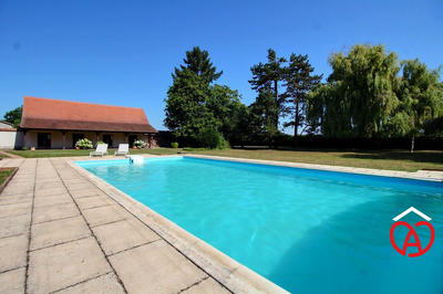 Maison - 248 m² - 10 pièces