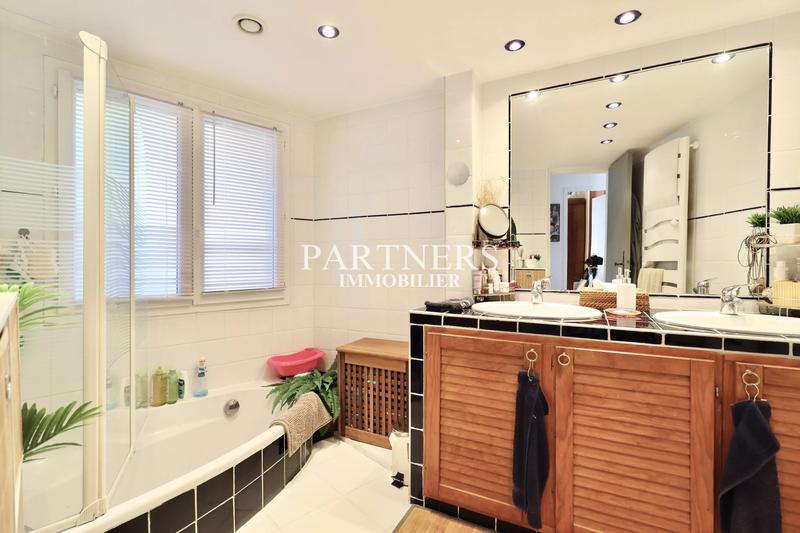 Maison - 141 m² - 5 pièces