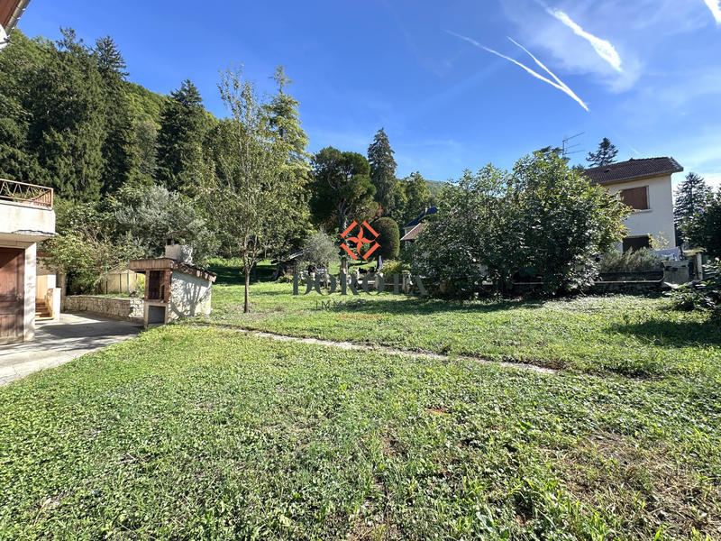 Maison - 211 m² - 9 pièces