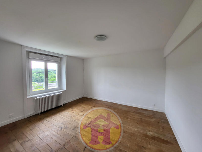 Maison - 211 m² - 10 pièces