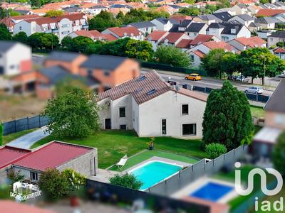 Maison de maîtres - 218 m² - 7 pièces