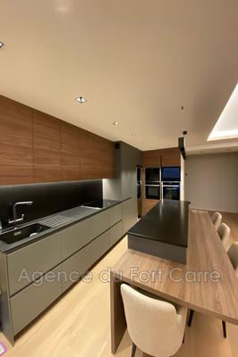 Appartement - 83 m² - 3 pièces