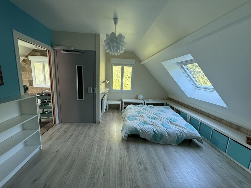 Maison - 250 m² - 8 pièces