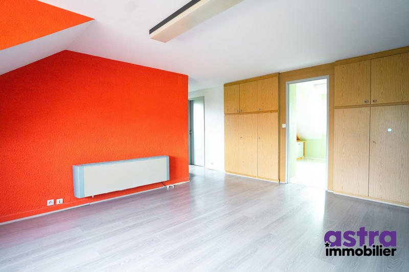 Maison traditionnelle - 153 m² - 8 pièces