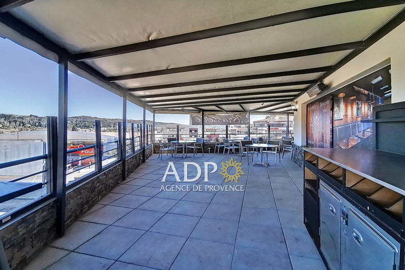 Fonds de commerce - Magasins - 281 m²