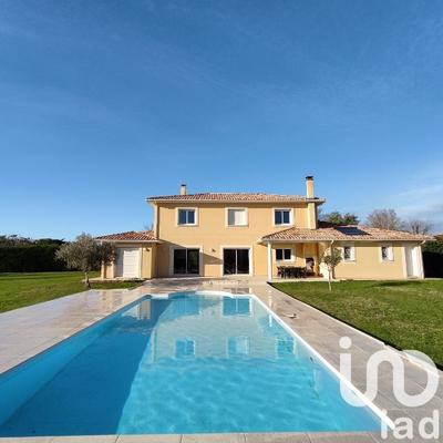 Maison - 232 m² - 7 pièces