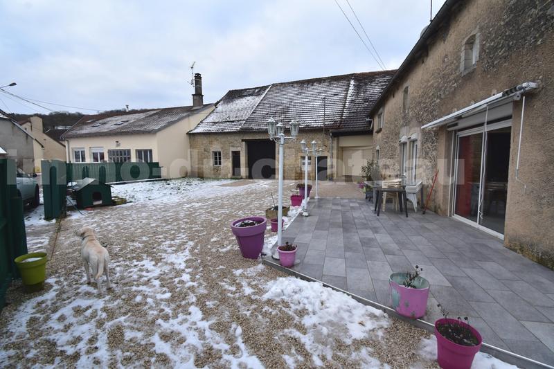 Maison - 230 m² - 6 pièces