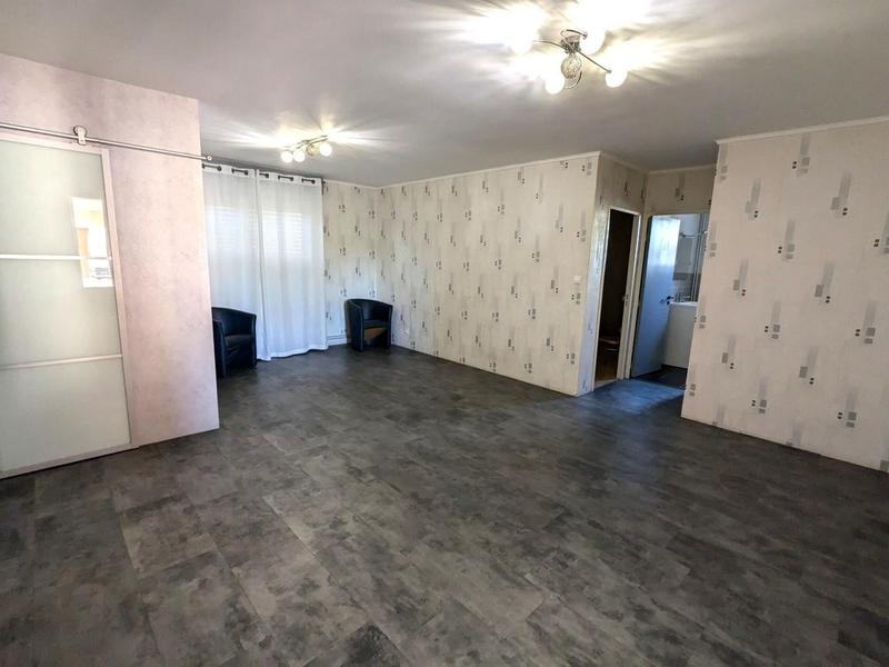 Local commercial - 711 m² - 36 pièces