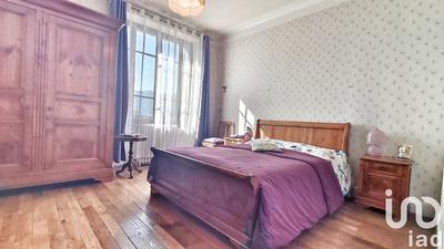 Maison - 240 m² - 11 pièces