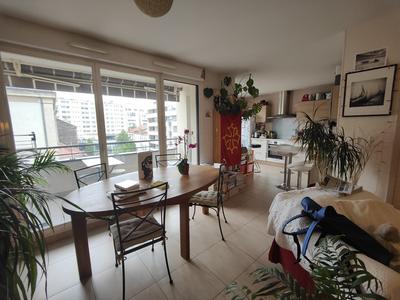 Appartement - 82 m² - 4 pièces