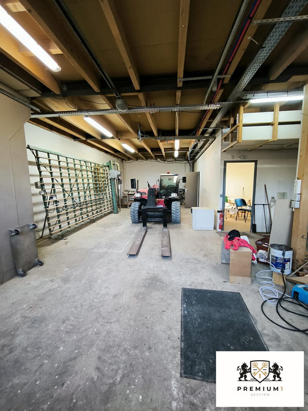 Entrepôt - 150 m²