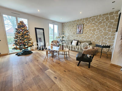 Maison - 205 m² - 6 pièces