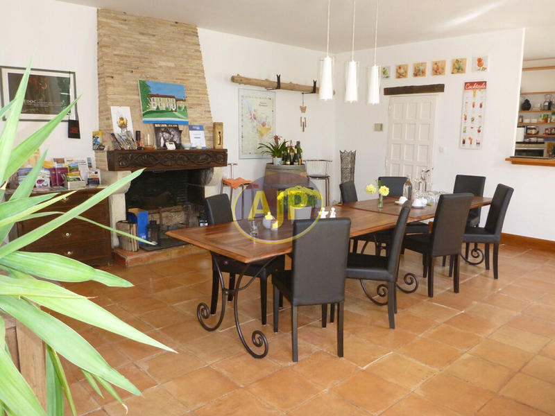 Maison - 540 m² - 15 pièces