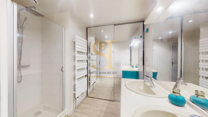 Maison - 94 m² - 5 pièces