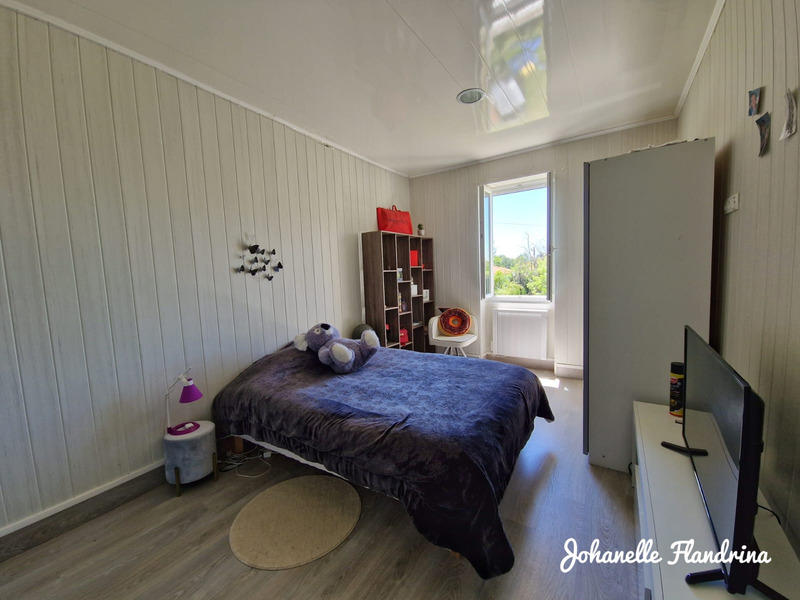 Maison - 260 m² - 8 pièces