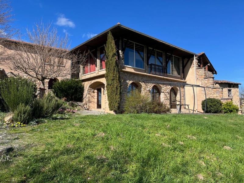 Maison - 217 m² - 7 pièces