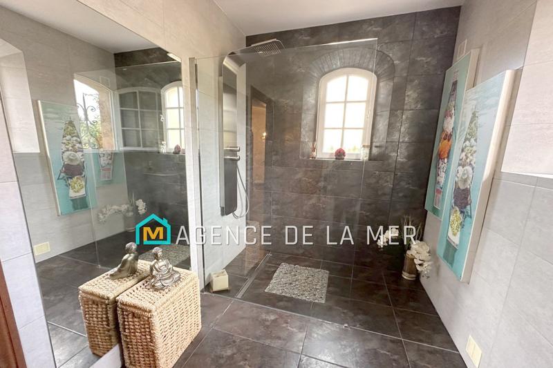 Maison - 210 m² - 6 pièces