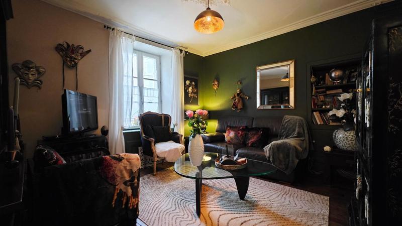 Maison - 141 m² - 9 pièces