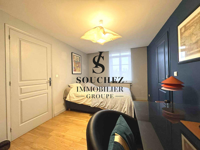 Maison - 250 m² - 8 pièces