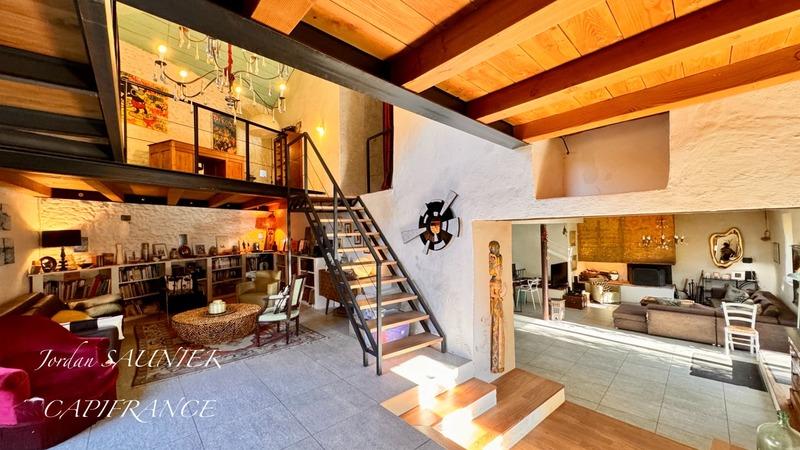 Propriété - 407 m² - 10 pièces