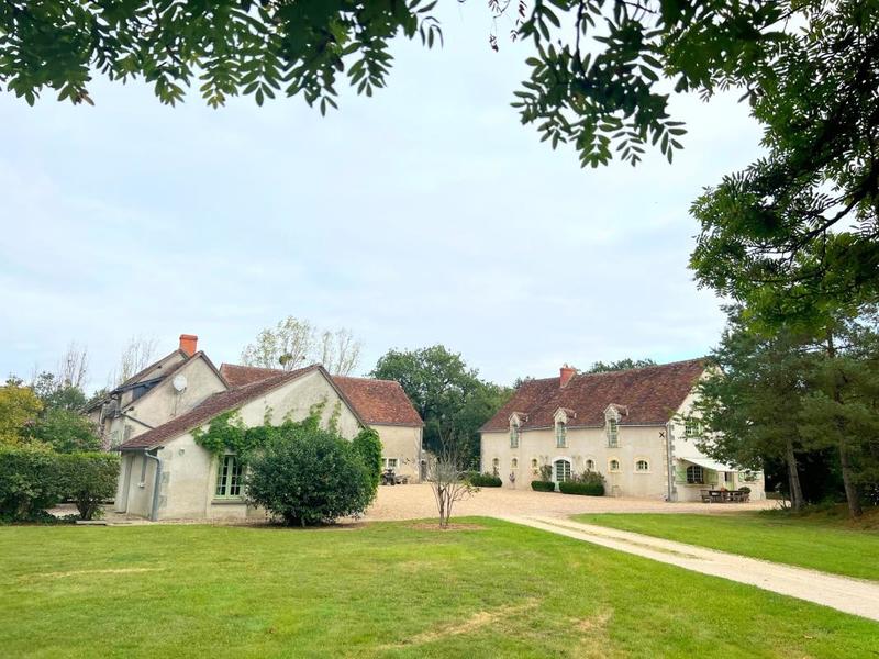 Propriété - 470 m² - 14 pièces