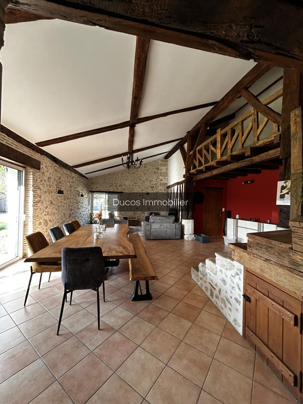 Maison - 210 m² - 5 pièces