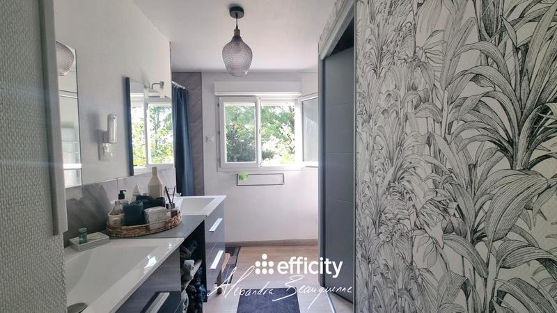 Maison - 207 m² - 5 pièces