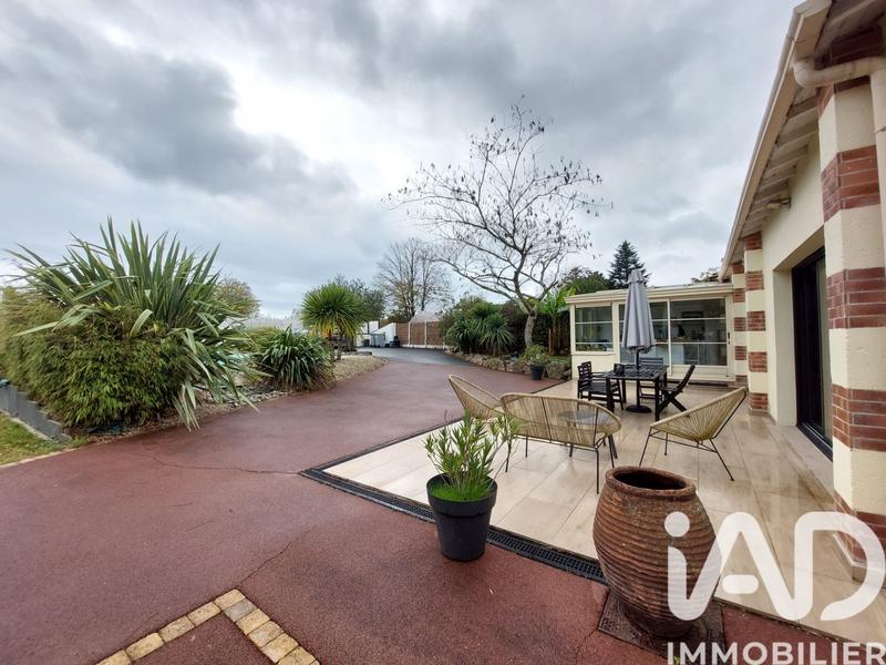 Maison - 217 m² - 7 pièces