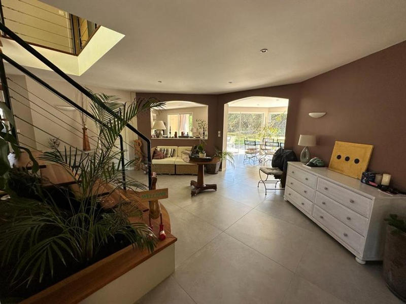 Villa - 360 m² - 8 pièces