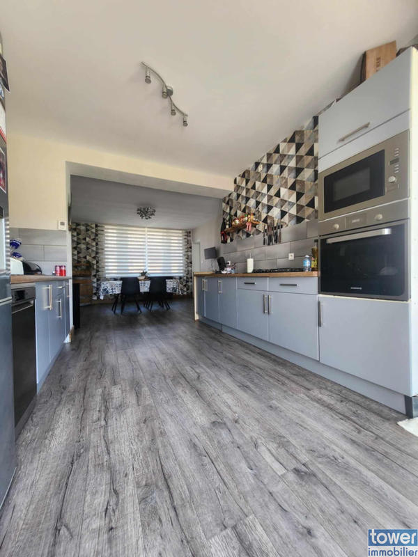 Maison - 185 m² - 7 pièces