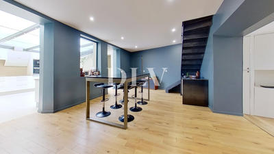 Appartement - 183 m² - 6 pièces