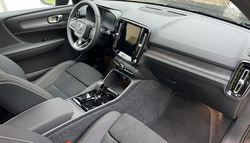 Volvo Xc40 2.0 B3 163 Mild Hybrid Dkg7 Black Edition - Garantie constructeur Entretien