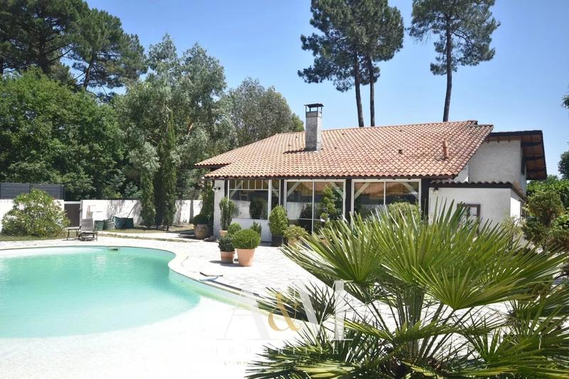 Villa - 185 m² - 7 pièces