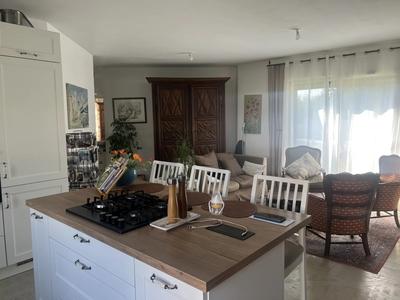 Maison - 84 m² - 4 pièces