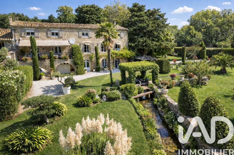 Maison - 350 m² - 12 pièces