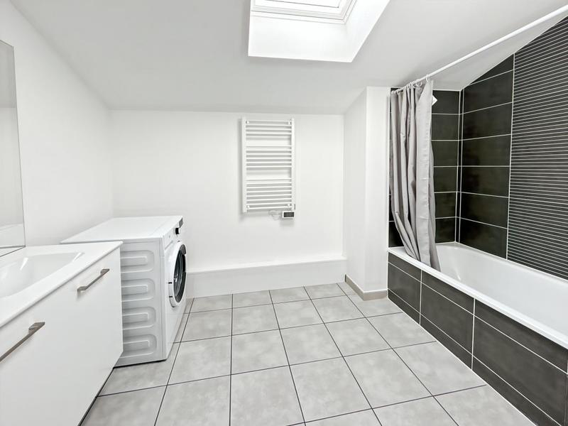 Appartement - 85 m² - 4 pièces