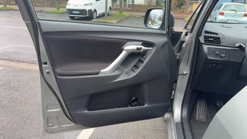 Toyota Verso 2.0 d-4d 126 Skyview Connect