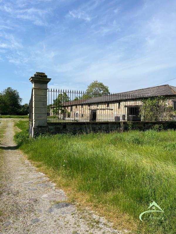 Maison ancienne - 405 m² - 11 pièces