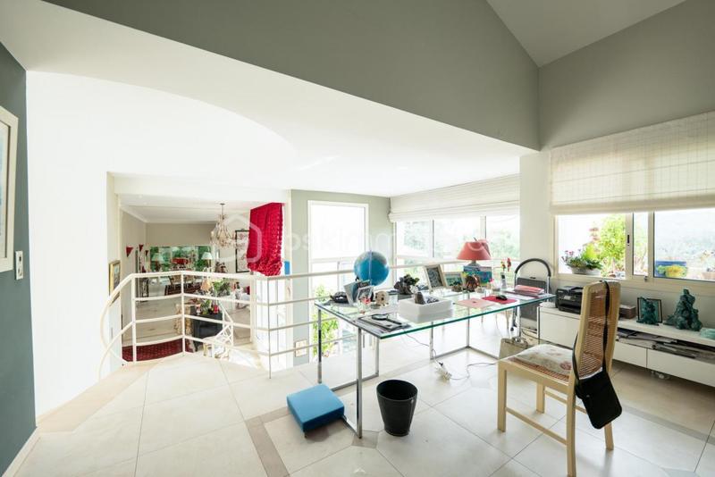 Maison d'architecte - 518 m² - 12 pièces