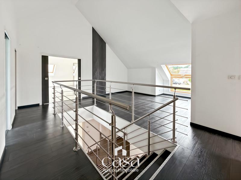 Maison - 204 m² - 7 pièces