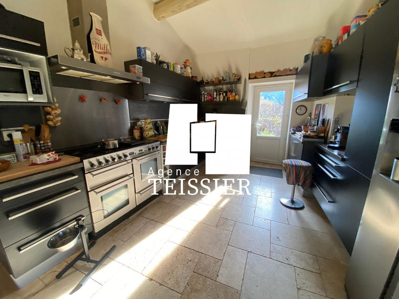 Maison - 181 m² - 6 pièces