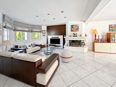 Maison - 135 m² - 6 pièces
