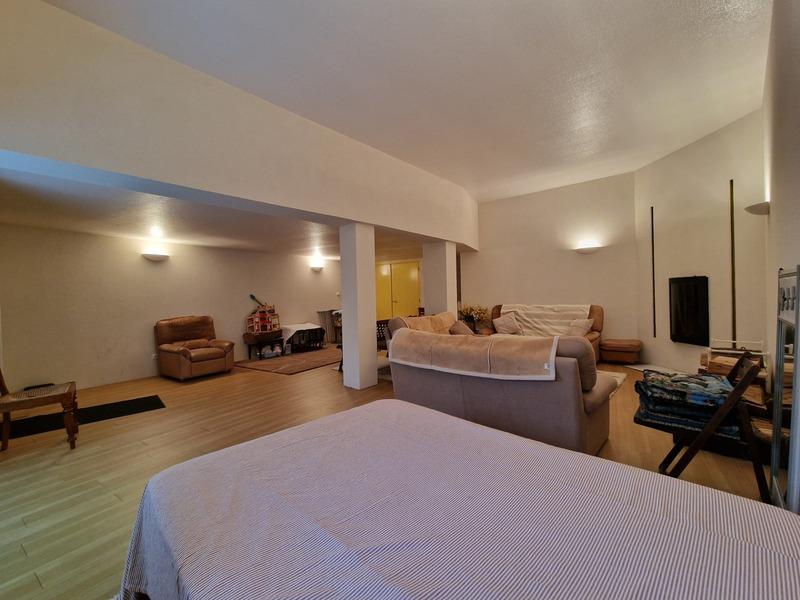 Maison - 266 m² - 8 pièces