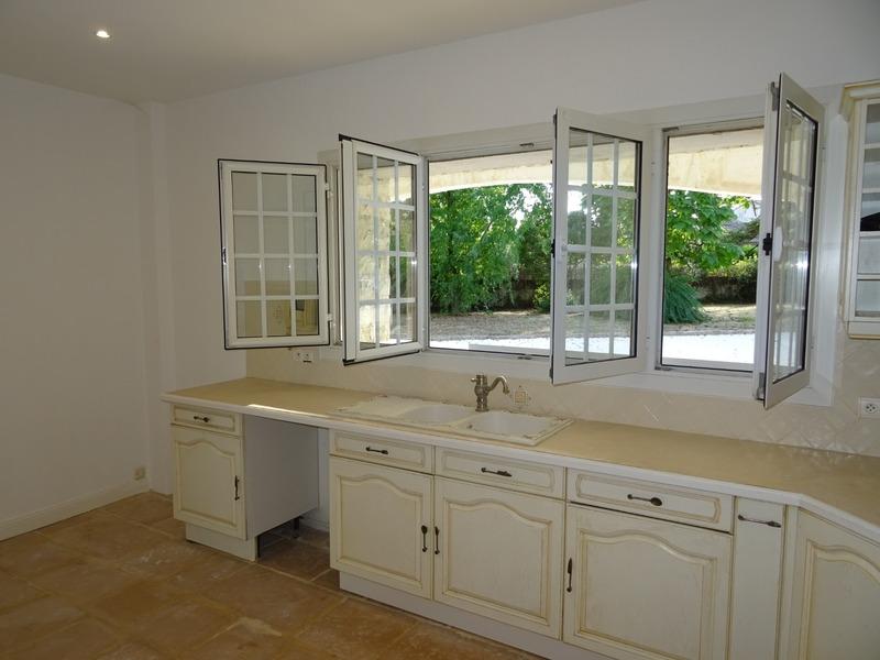 Maison - 229 m² - 8 pièces